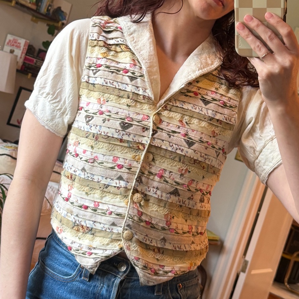 Ribbon vest